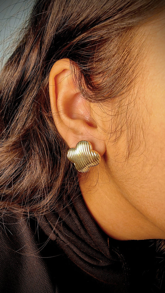 18kt Clover Gold Earrings - Ribbed Design - Kakadia Jewels
