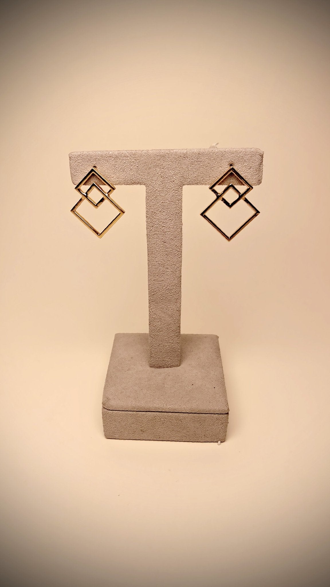 18kt Geometric Square Gold Earring - Kakadia Jewels