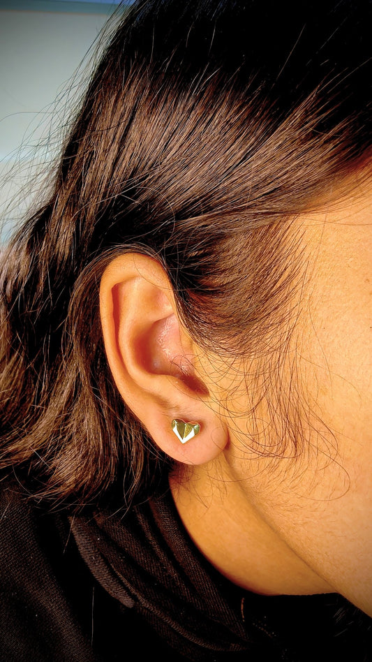 18kt Heart Gold Earrings - Kakadia Jewels