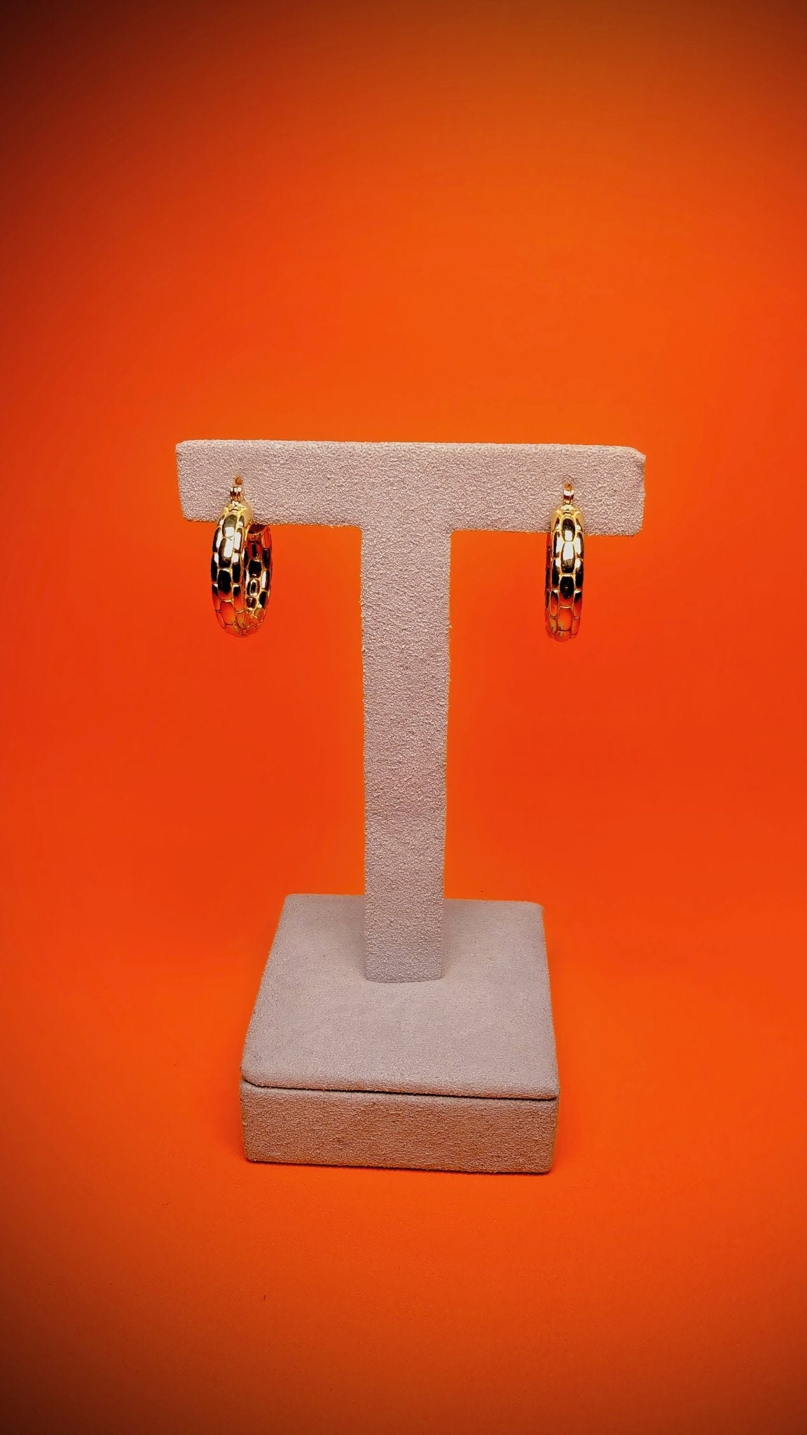 18kt Snake Skin Gold Hoop - Kakadia Jewels