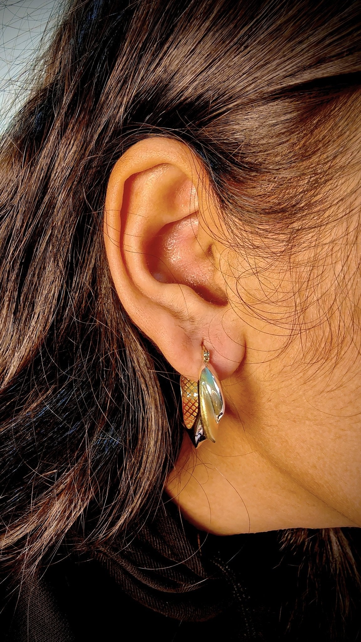 18kt Two - Tone Gold Hoop Earrings - Kakadia Jewels