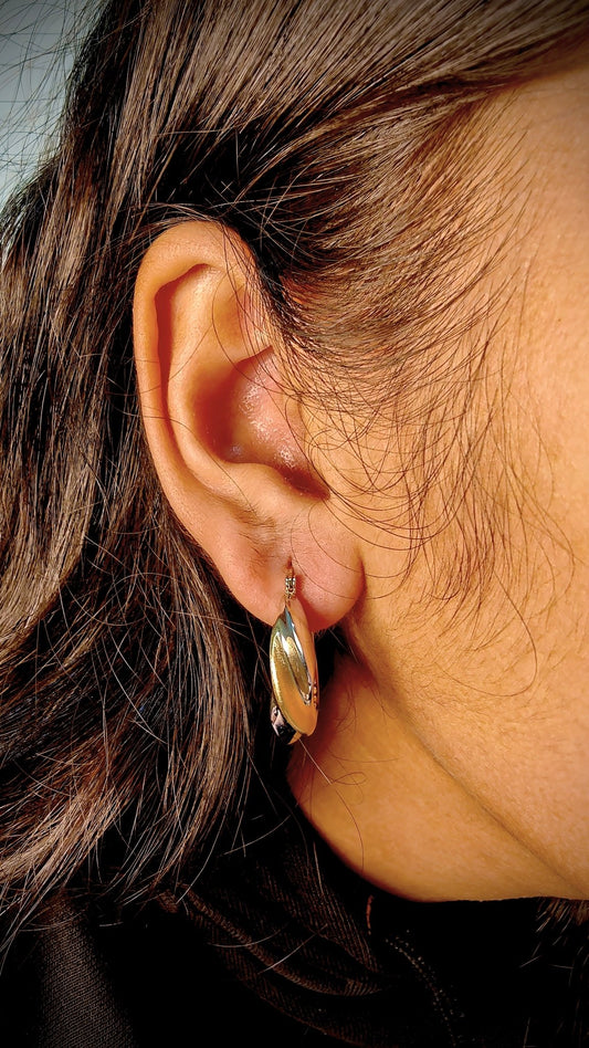 18kt Two - Tone Gold Hoop Earrings - Kakadia Jewels