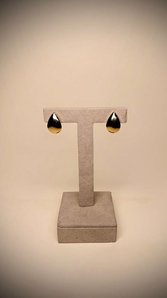 18kt Pear Gold Earring - Kakadia Jewels